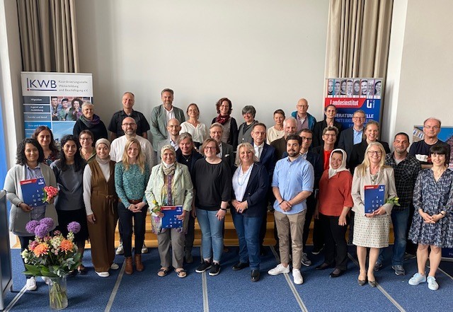 Gruppenbild der IKO-Zertifikatsvergabe